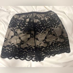 Y2K Sexy bedroom or out on the town black lace shorts. XS